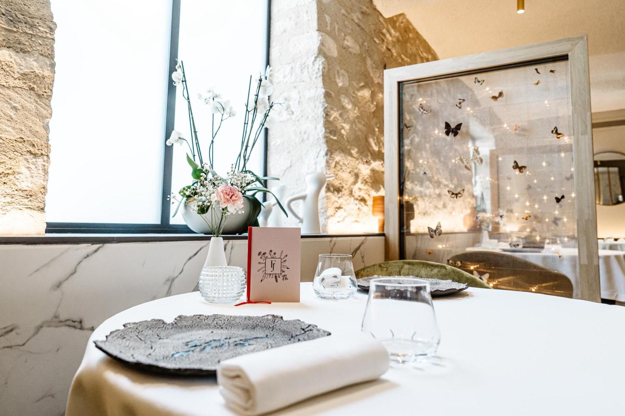 De Saint-remy - Restaurant Gastronomique Etoile Fj Herberg Saint-Rémy-de-Provence
